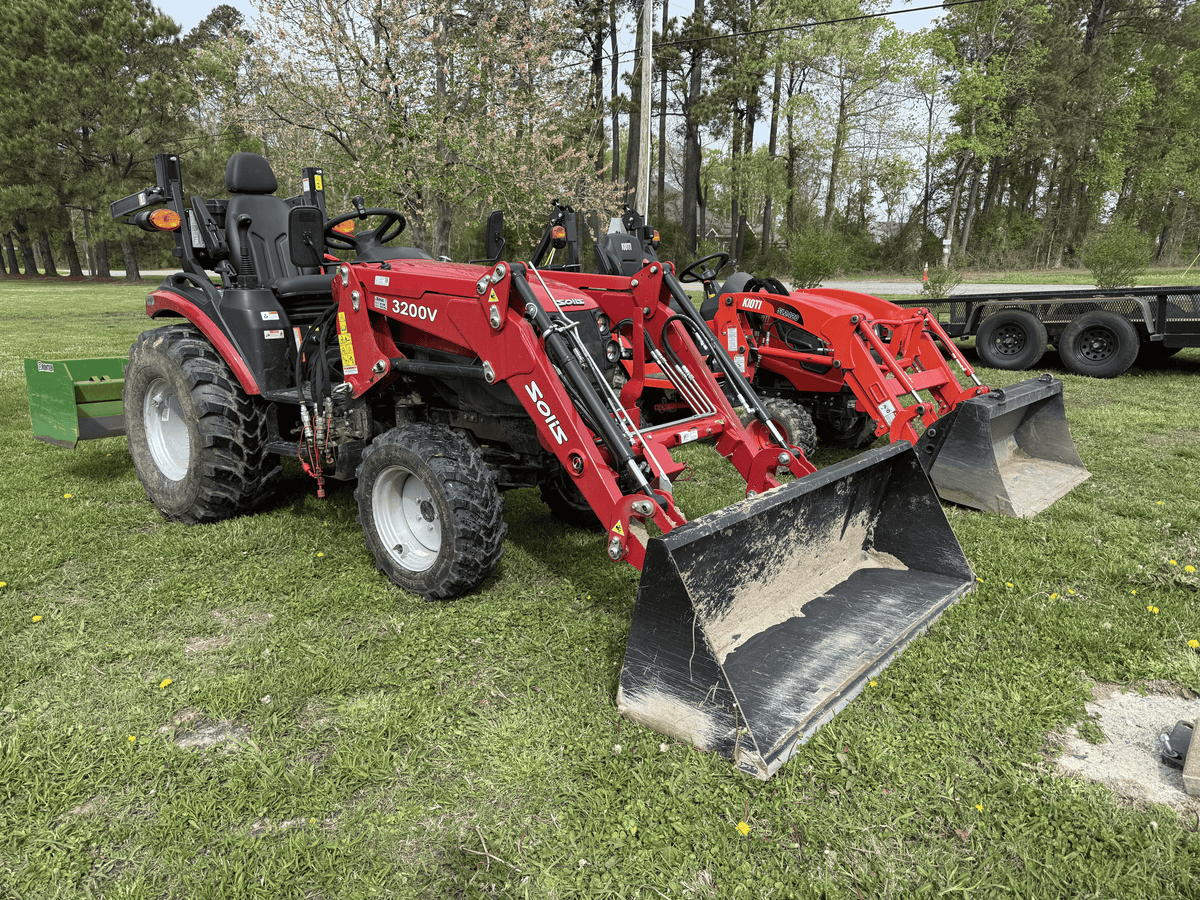 Solis H24+ W/ 5' Box Blade