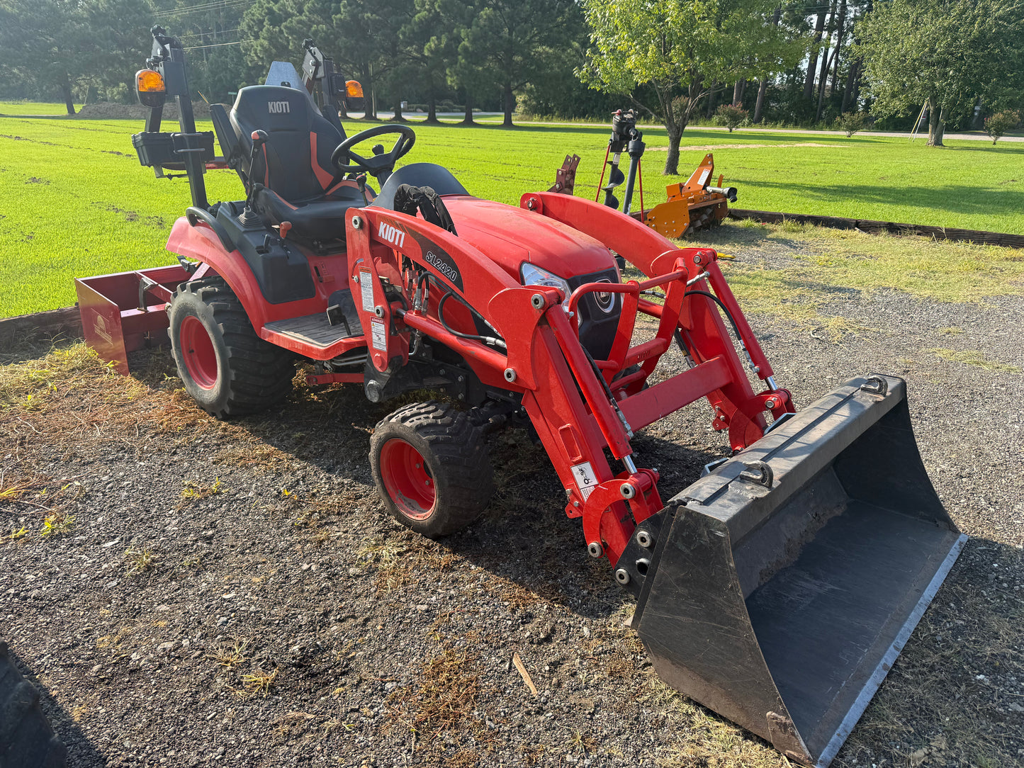 Kioti CS2220 W/ 4' Box Blade